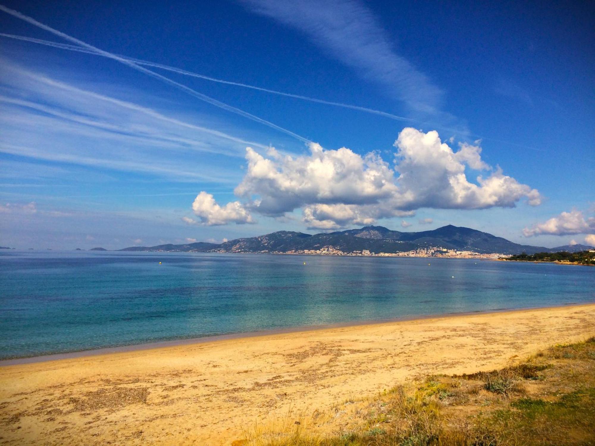 Grand T2 Standing Ajaccio Proche Centre Et Plages Vue Panoramique Parking Prive Exterior foto